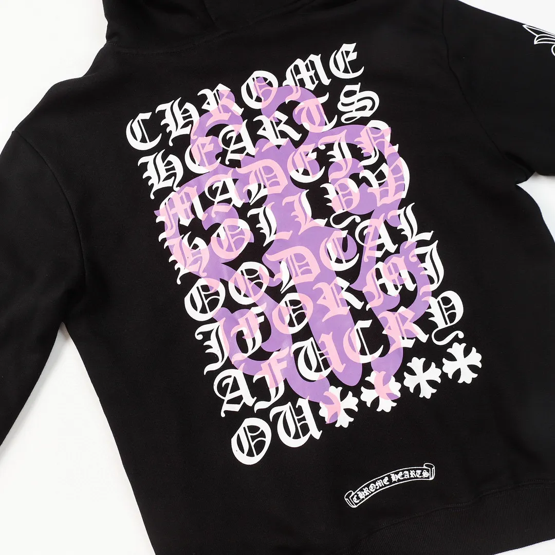 M07—P210 -Chrome Hearts/Chrome Hearts printed sweatshirt cardigan jacket -420 grams of high-density, high-quality wool, soft, delicate and skin-friendly, soft and silky to the touch, warm and skin-friendly -The hardware zipper accessories are all customized and full of details -Colour: black white -Size: S M L XL
